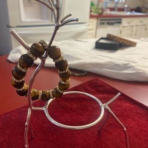 Genuine Tiger Eye bracelet sized for petite wrists.